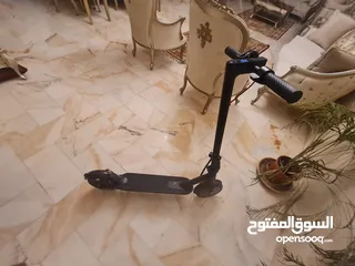  11 سكوتر كهرباء شاومي مستعمل شهر خفيف جدا بمواصفات عاليه