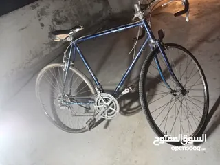  3 بسكليت حالة جيدة للبيع جنط 27 ويمكن التفاوض