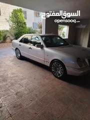  4 مرسيدس بنز e200 للبيع