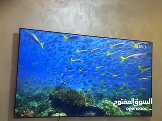  1 Samsung CU7000