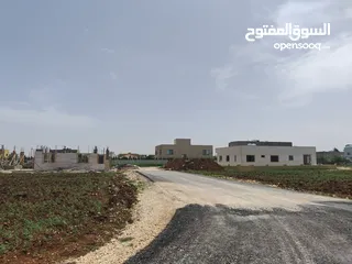  17 فرصة سكنية استثمارية قطع أراضي في منطقة الروضة ناعور قبل بلدية حسبان سكن ج مساحات متنوعة وموقع مميز