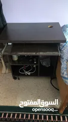  2 طاولة كمبيوتر للبيع