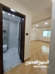  17 لقطه 240م وروف 120م في الجبيهه حي الريان بسعر مغري من المالك بسعر حرق