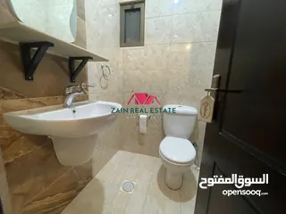  4 شقة / للايجار / ارضية مع ترس / 4نوم / خلدا