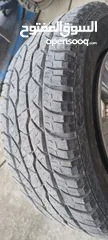  7 طقم كوتشوك و جنط مقاس 275/65/18 كوتشوك نص عمر نوع ماكسس AT للبيع بسعر 250 دينار