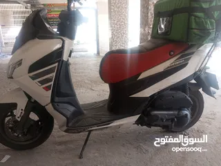  4 ابريليا sxr 160cc