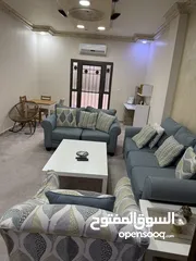  1 شقة مفروشة للإيجار تقع ضمن فيلا فاخرة / طابق ثاني ،ومدخل مستقل ،الشقة للإيجار للطالبات أو عرسان .