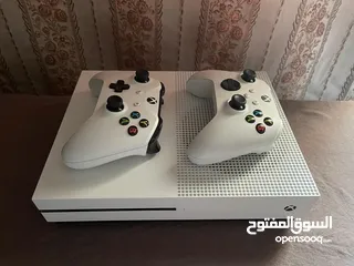  1 Used Xbox One S + 2 Controllers  + 5 Games (Fifa 21 & Forza) – Excellent Condition