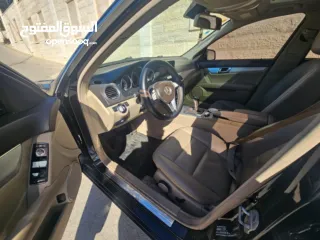  4 مرسيدس.  C200 فللللللللل مع. فتخه. بويه. شركه. بسعرررر حرق حرق