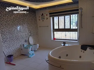  21 فيلا للبيع