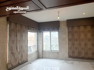  4 قرب دوار عبدون شقة طابقيه عبدون 350 متر طابق اول