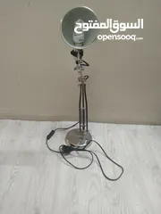  4 ليت او لمبه خاصه للمساعده على القراءه او للاضائه الخاصه