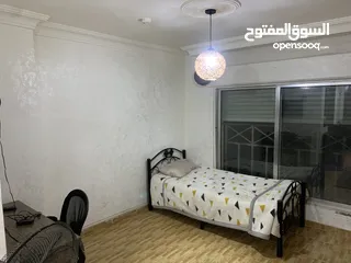  5 استديو للبيع