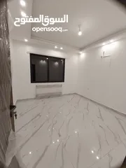  6 في خلدا 170م مع بلكونة