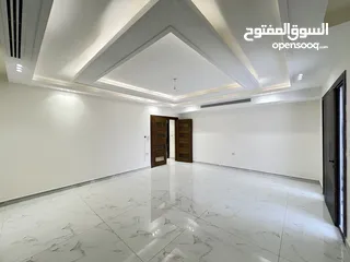  6 شقة طابق شبه ارضي للبيع مساحة 200م مع ترس وحديقه وكراج 250م بأجمل مناطق خلدا (مشروع 114