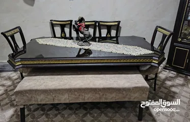  5 طاولة سفرة مع فضية للبيع بسعر 200 حالة جيدة