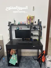  1 2 desks for sale very used