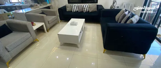  3 طقم كنب لون اسود ملوكي