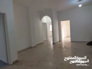  2 شقة طابقية في منطقة عرجان 200م