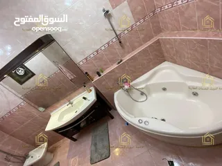  4 ملوكية ،مفروشة .. فاخرة ، للدوبلوماسين او رجال الأعمال / V3 Villa for rent.. other options available
