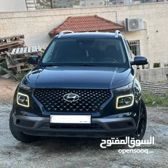  1 Hundai venue (V) one million 2020