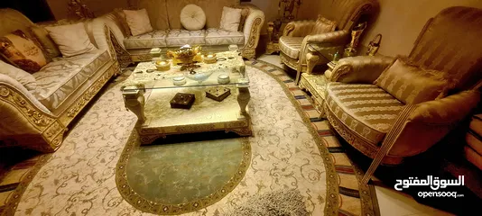  2 Sofa set ITALYطقم كنب ايطالي فاخر  نخب4 قطع 7   مقاعد و 4 قطع.  1 كبير + 3 طاولات ممتازة من الكويت