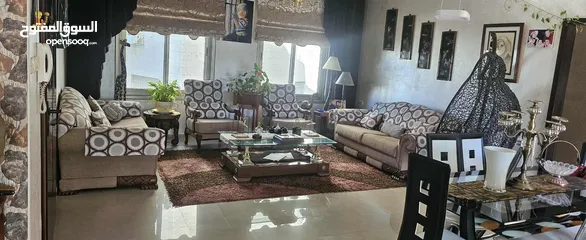  2 شقه مسكونه للبيع