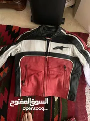  1 جاكيت جلد اصلي عدد2 قياس 54 ، كفوف وغيرها