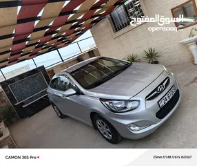  8 اكسنت 2015محرك 16فحص ليوم7جيد استخدام وممشه خفيف عداد 130km