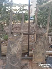  4 باب حديد، متر... مترين