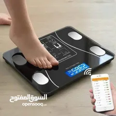  3 ميزان الكتروني ذكي   يربط على التطبيق لقياس وتتبع الوزن, الدهون, السوائل, وباقي تفاصيل الجسم