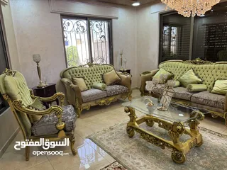  3 كنب مصري دمياطي مريح جدًا محفر لون اخضر و بيج محفر ذهبي عدد 7مقاعد + طاولة