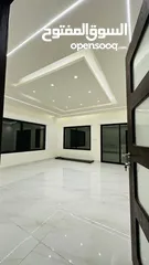  1 للبيع شقة ارضيه مميزه جداا مع ترس تشطيبات فندقيه بارقى مناطق ضاحيه الرشيد