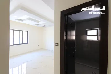  18 شقة تسويه 107 متر ويتبع لها ترس 60 متر وكراح منفصل، الشقه الاخيره ،،تم تخفيض