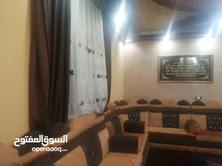  1 للبيع طقم ديوانيه  20 مقعد استعمال خفيف تفصيل وليس تجاري بسعر مغري