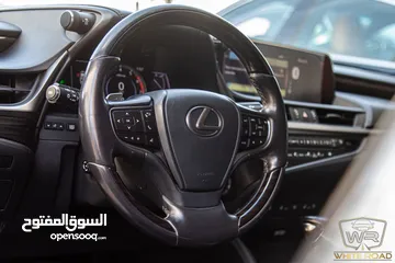  10 Lexus es300h 2019 ultra package    السيارة وارد الشركة