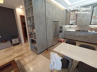  3 شقة مميزة للبيع في كريدور عبدون