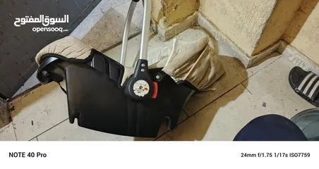  2 كرسي بيبي للسياره بحاله ممتازه شبه الجديد