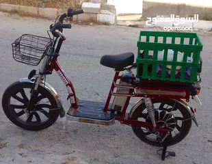  1 دراجة كهربائية للبيع إستعمال بسيط شبه وكالة محرك1500 كف800 بطارية48/15 تمشي 20 كيلو بالشحنة أقل شي