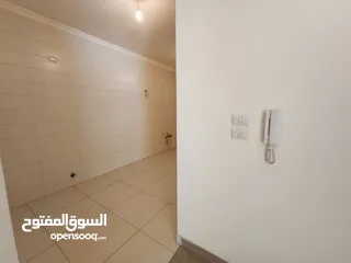  13 شقة فارغة للبيع في منطقة الدوار الرابع ( عدد 2 ) ref : 14339
