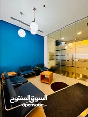  2 مكتب مميز مفروش بموقع مميز ومجمع فخم للايجار في عبدون