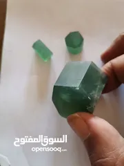  2 حجر من النوادر فخم أخضر كريم خام طبيعي