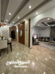  2 5 Bedrooms Villa for Sale in Al Khoud REF:929R