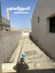  5 بيت عظم للبيع واجهه حجر مقصور من الداخل مسور من الخارج وبورسلان كامل داخلي موجود مطوب ومرخص