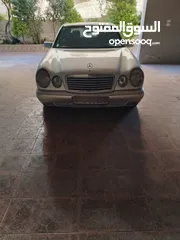  5 مرسيدس بنز e200 للبيع
