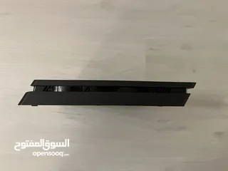  5 سوني 4 نضيف ويشتغل و معاه Hdmi و البور سبلاي و خمس اشرطة العاب و جهازين تحكم