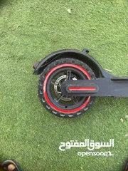  5 سكوتر شاومي كهربائي  المواصفات:  ثلاث وضعيات قيادة:  Eco Mode:  السرعة: 10 كم/ساعة  ا