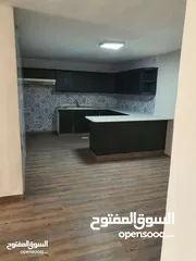  15 شقة طابق أرضي في منطقة ام السماق