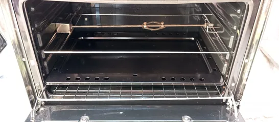  5 5 burner gas oven neat and clean excellent working condition