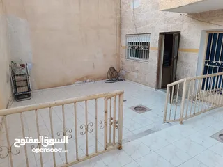  9 شقة  ارضيه للبيع